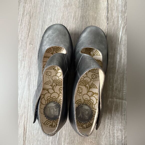 Fly London Metallic Silver Yasi Wedge Mary Jane Style Shoes Size Eur 38 Size 7.5 - Picture 10 of 12
